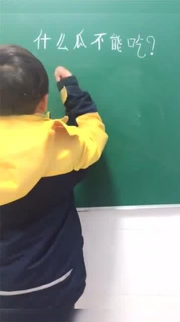 摄影老师吃瓜,摄影老师趣味吃瓜瞬间