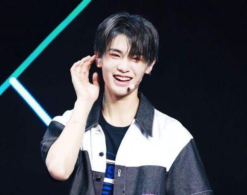 黄明昊吃的瓜,揭秘娱乐圈幕后故事