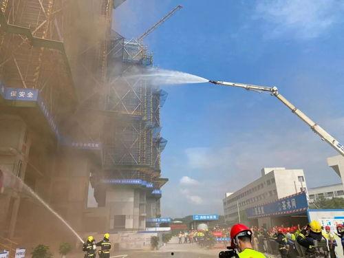 救援现场吃瓜,吃瓜群众见证生死瞬间