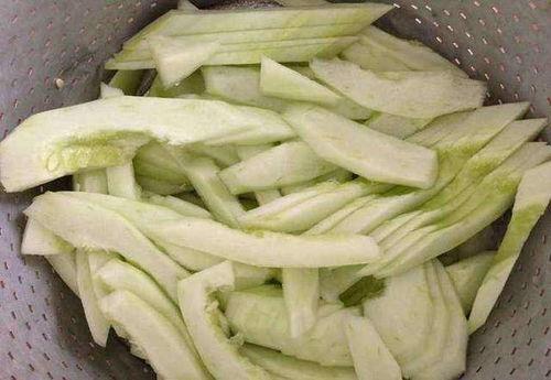 白瓜可以吃皮,探索白瓜皮的营养与美味