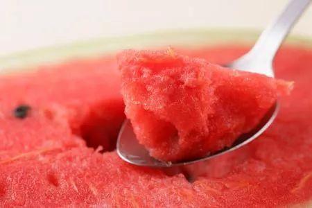 悦灵吃瓜,揭秘娱乐圈那些不为人知的幕后故事